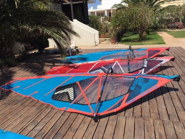 Windsurfing Seaside Apartment Artemida Extérieur photo