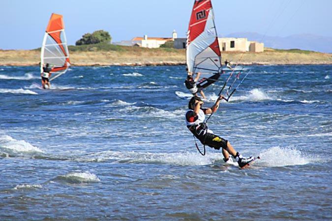 Windsurfing Seaside Apartment Artemida Extérieur photo
