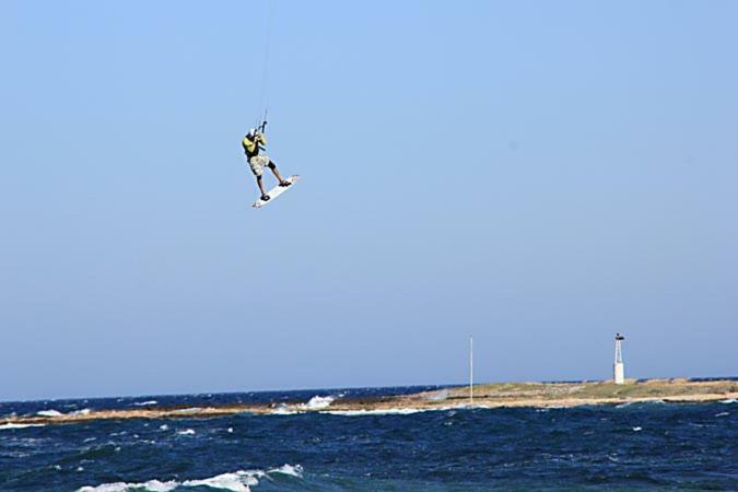 Windsurfing Seaside Apartment Artemida Extérieur photo