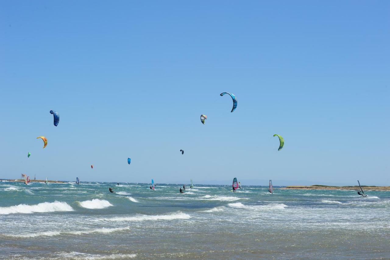 Windsurfing Seaside Apartment Artemida Extérieur photo
